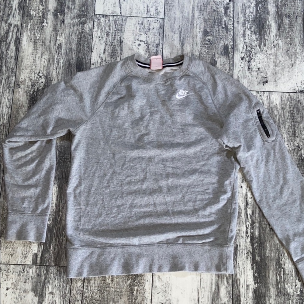 Women’s Nike crew neck